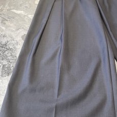 画像7: 【WONDERGROUND】DESIGN TUCK WIDE SILHOUETTE BELTED SLACKS / GRAY / OS (7)