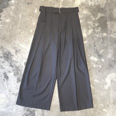 画像1: 【WONDERGROUND】DESIGN TUCK WIDE SILHOUETTE BELTED SLACKS / GRAY / OS (1)
