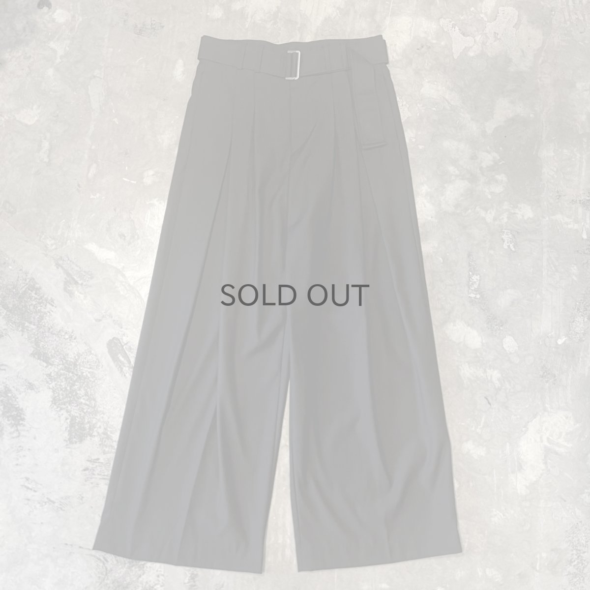 画像1: 【WONDERGROUND】DESIGN TUCK WIDE SILHOUETTE BELTED SLACKS / BLACK / OS (1)