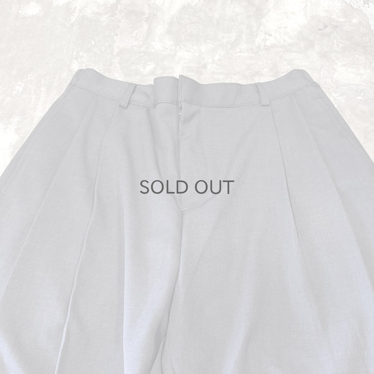 画像10: 【WONDERGROUND】KNEE TUCK WIDE SILHOUETTE SLACKS / GRAY / OS (10)