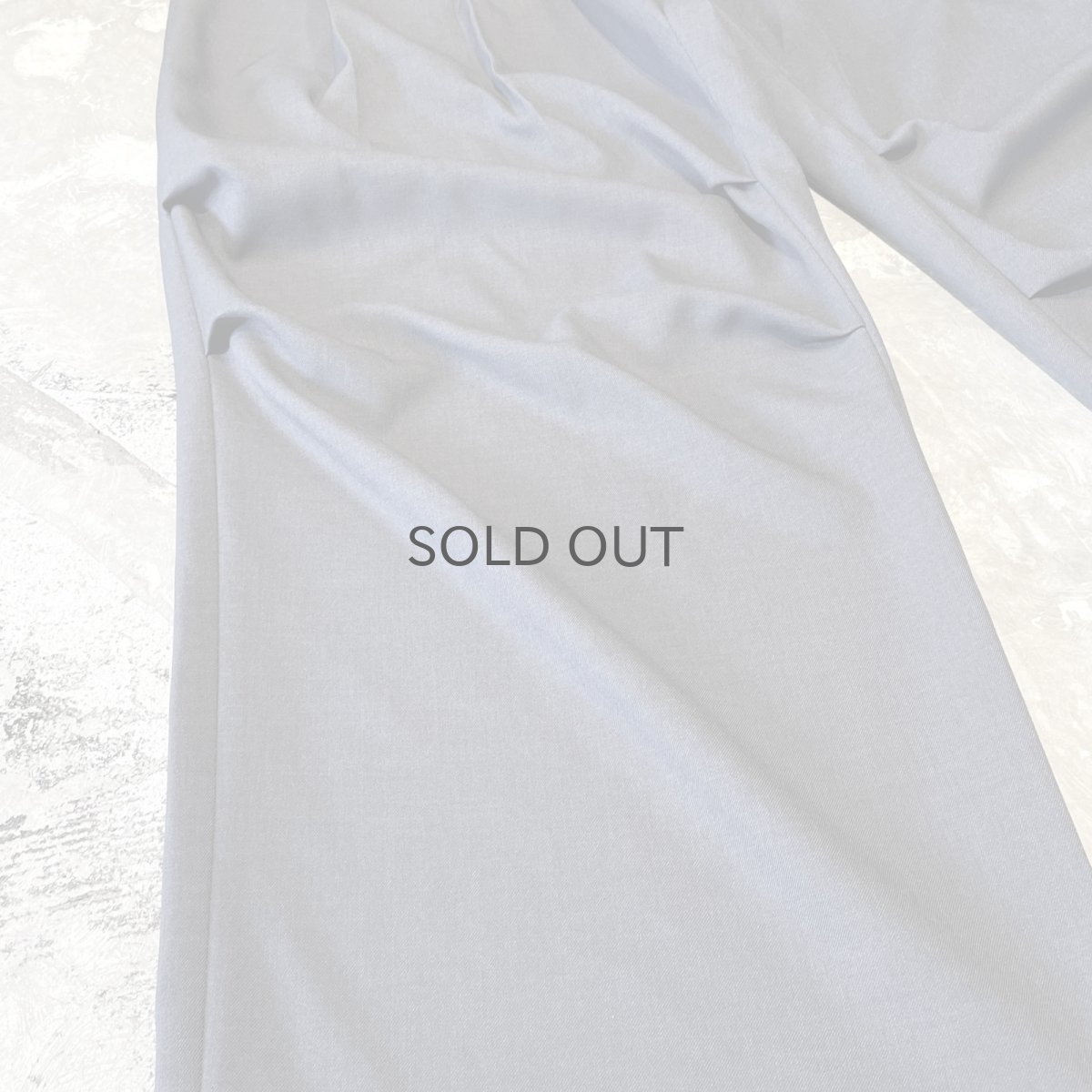 画像7: 【WONDERGROUND】KNEE TUCK WIDE SILHOUETTE SLACKS / GRAY / OS (7)