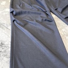画像7: 【WONDERGROUND】KNEE TUCK WIDE SILHOUETTE SLACKS / GRAY / OS (7)