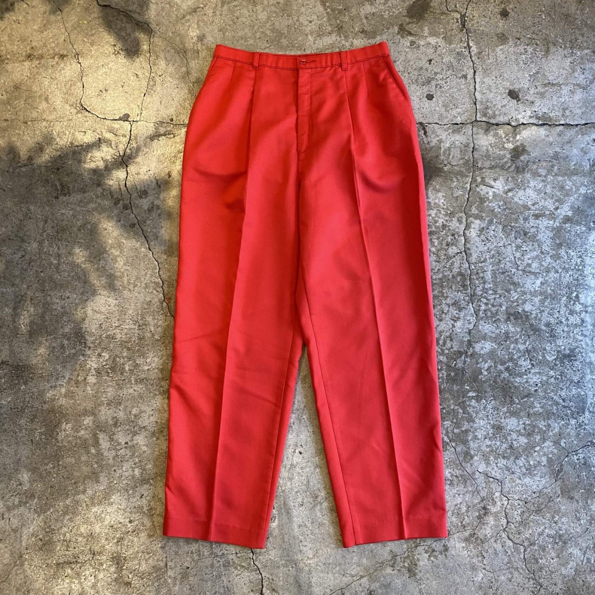 画像1: RED COLOR TUCK DESIGN TAPERED PANTS / W29 (1)