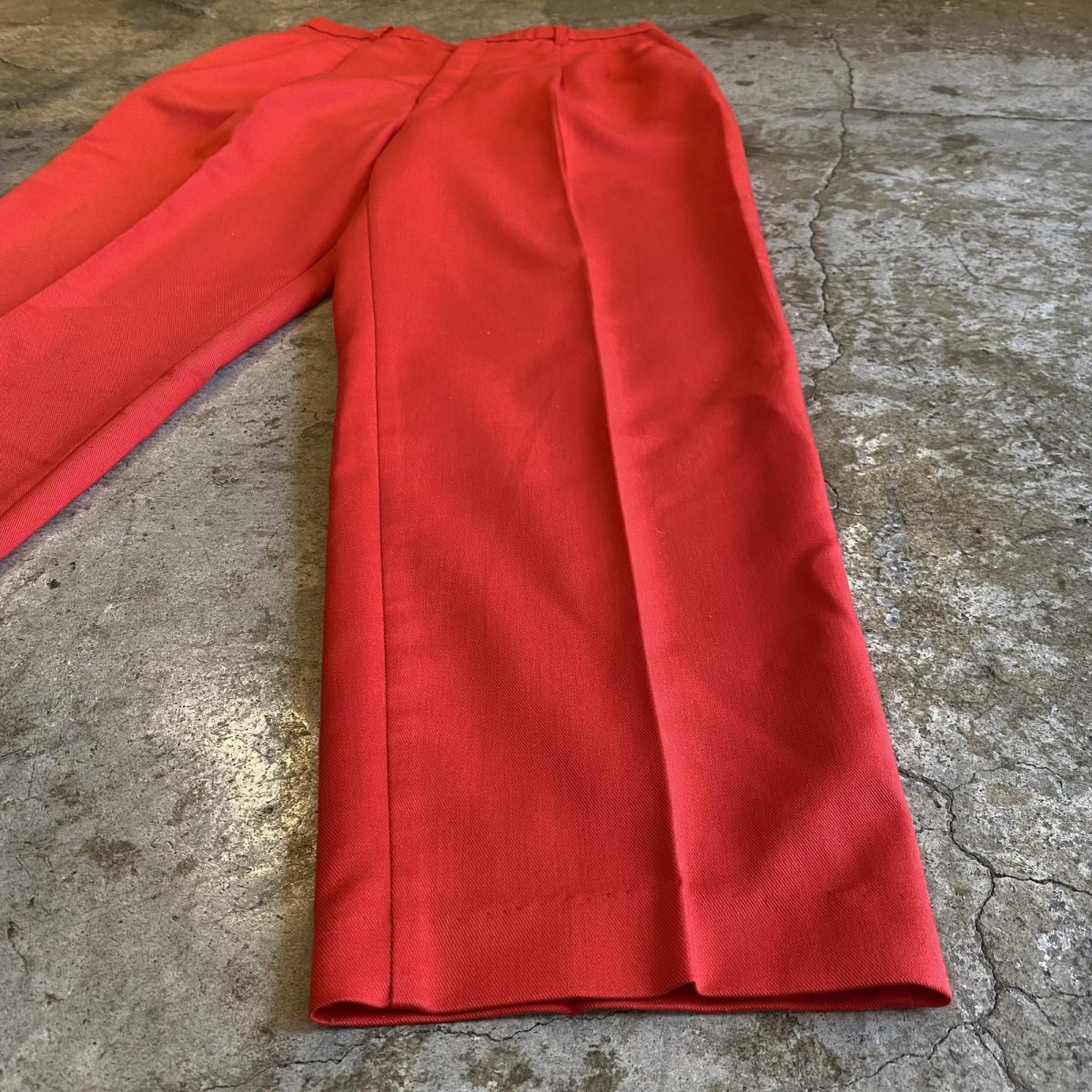 画像4: RED COLOR TUCK DESIGN TAPERED PANTS / W29 (4)