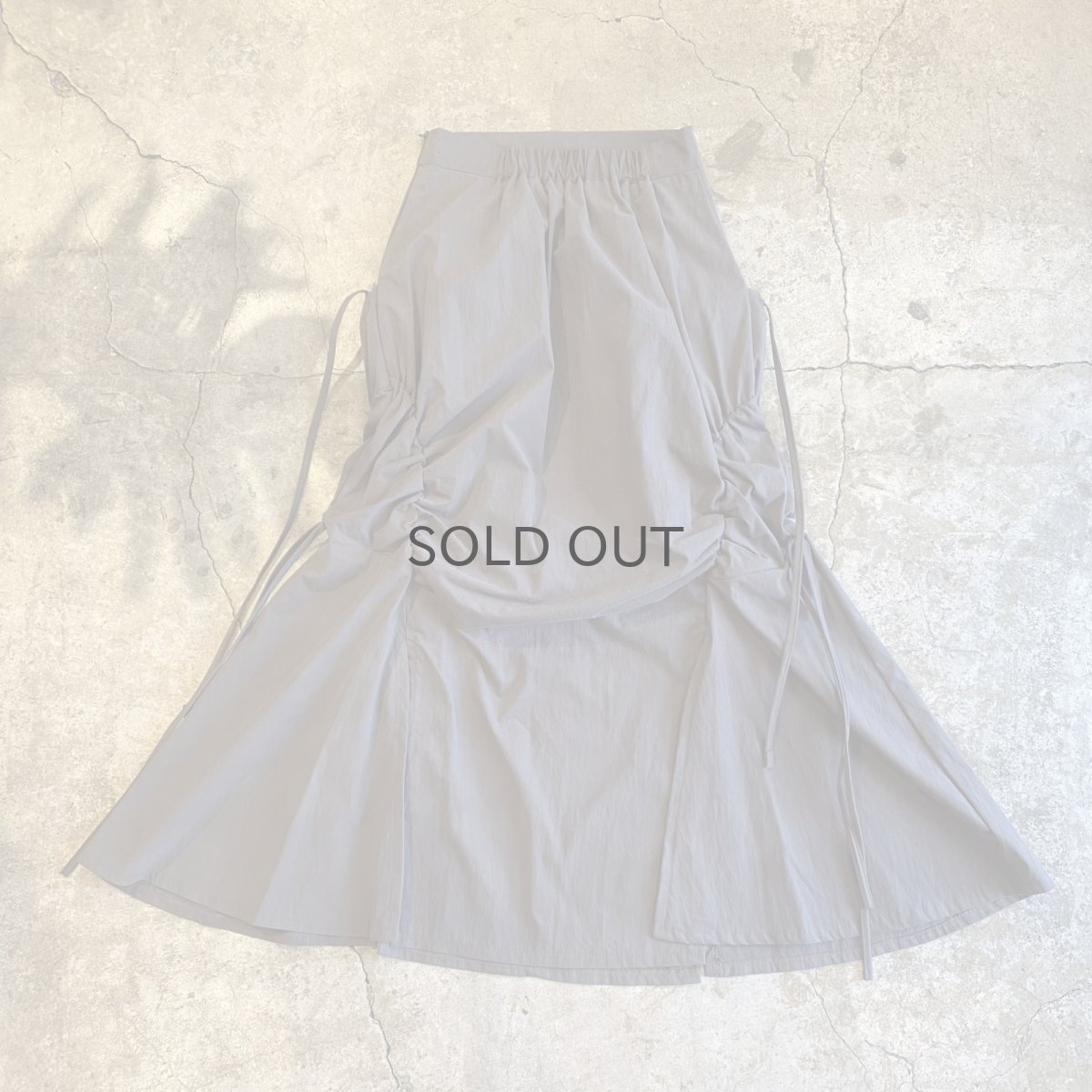 画像2: 【WONDERGROUND】SHIRRING SKIRT / OS / GREY (2)