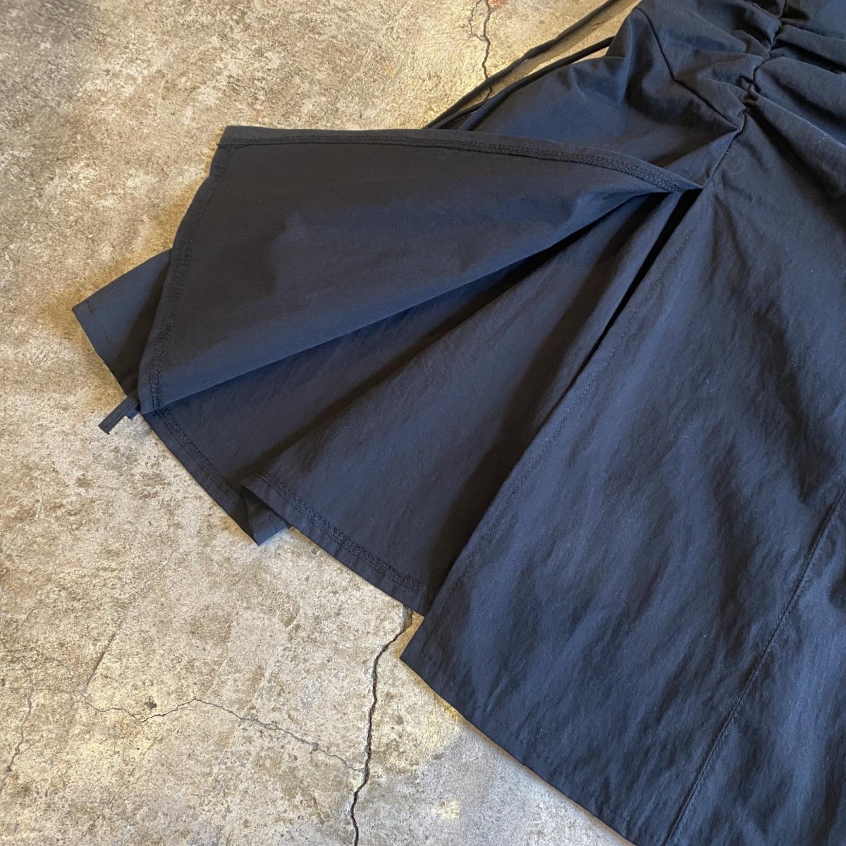画像3: 【WONDERGROUND】SHIRRING SKIRT / OS / BLACK (3)