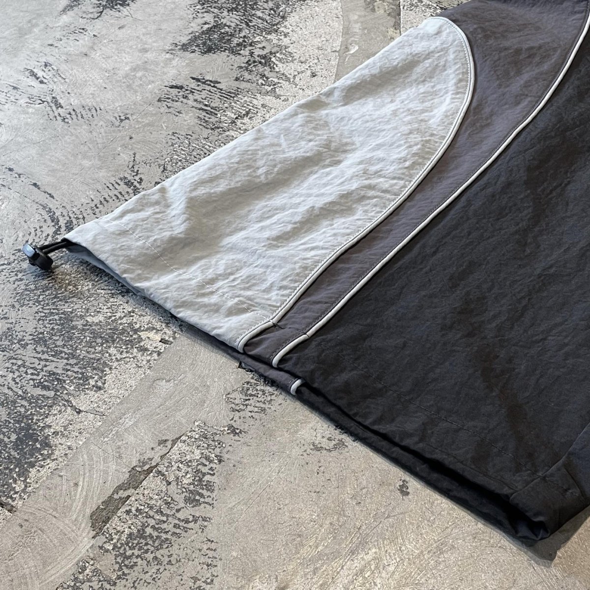 画像8: 【WONDERGROUND】TRICOLOR TECH WIDE NYLON PANTS / BLACK / OS (8)