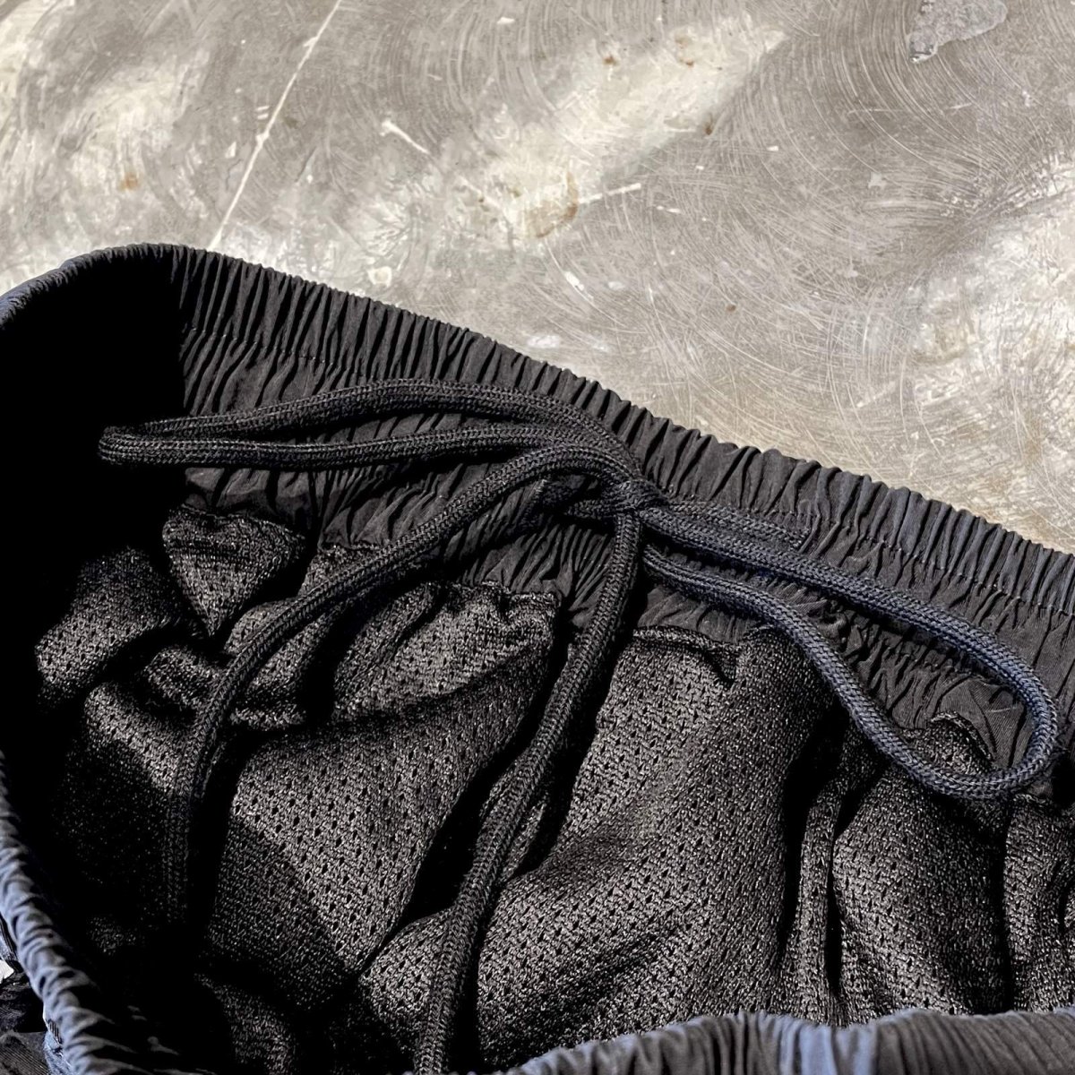 画像10: 【WONDERGROUND】TRICOLOR TECH WIDE NYLON PANTS / BLACK / OS (10)