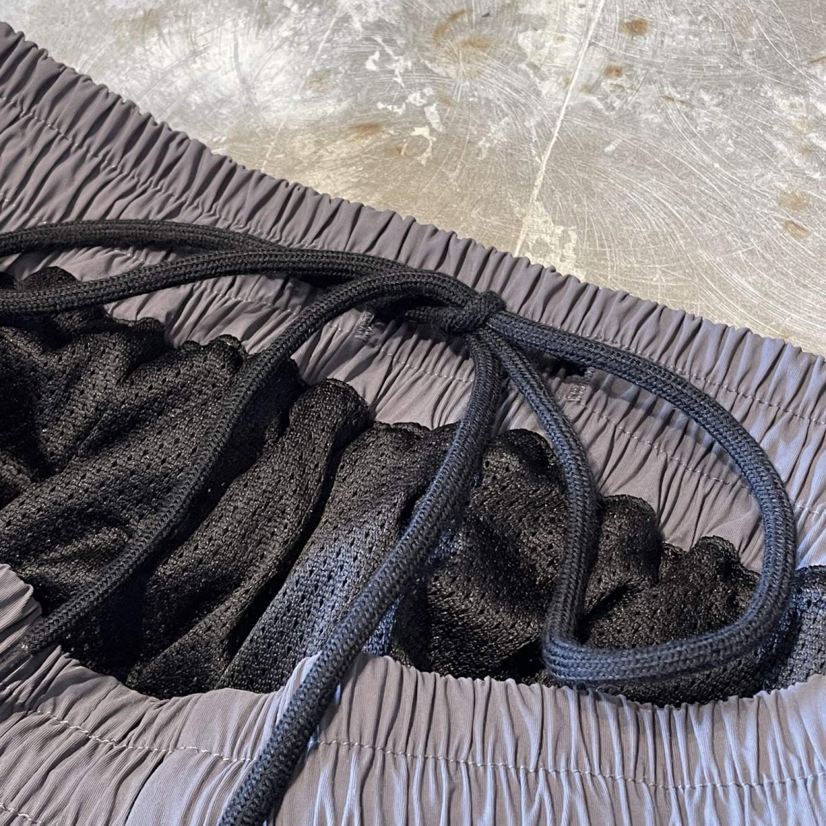 画像10: 【WONDERGROUND】TRICOLOR TECH WIDE NYLON PANTS / CHARCOAL / OS (10)