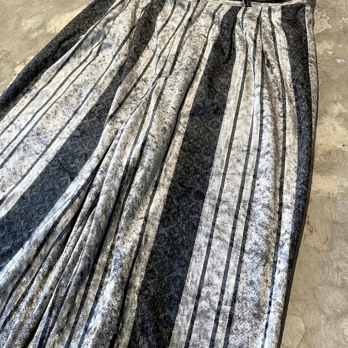 画像4: STRIPE PATTERN VELVET STRAIGHT SLACKS / W29 (4)