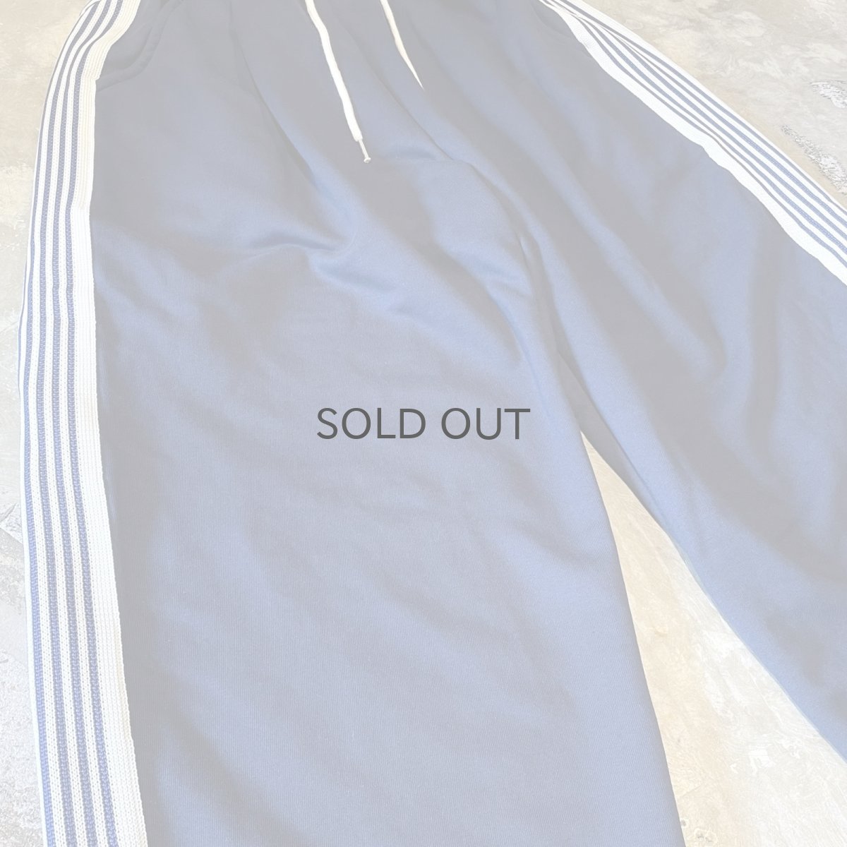 画像5: SIDE LINE WIDE SILHOUETTE SWEAT PANTS / NAVY / FREE (5)