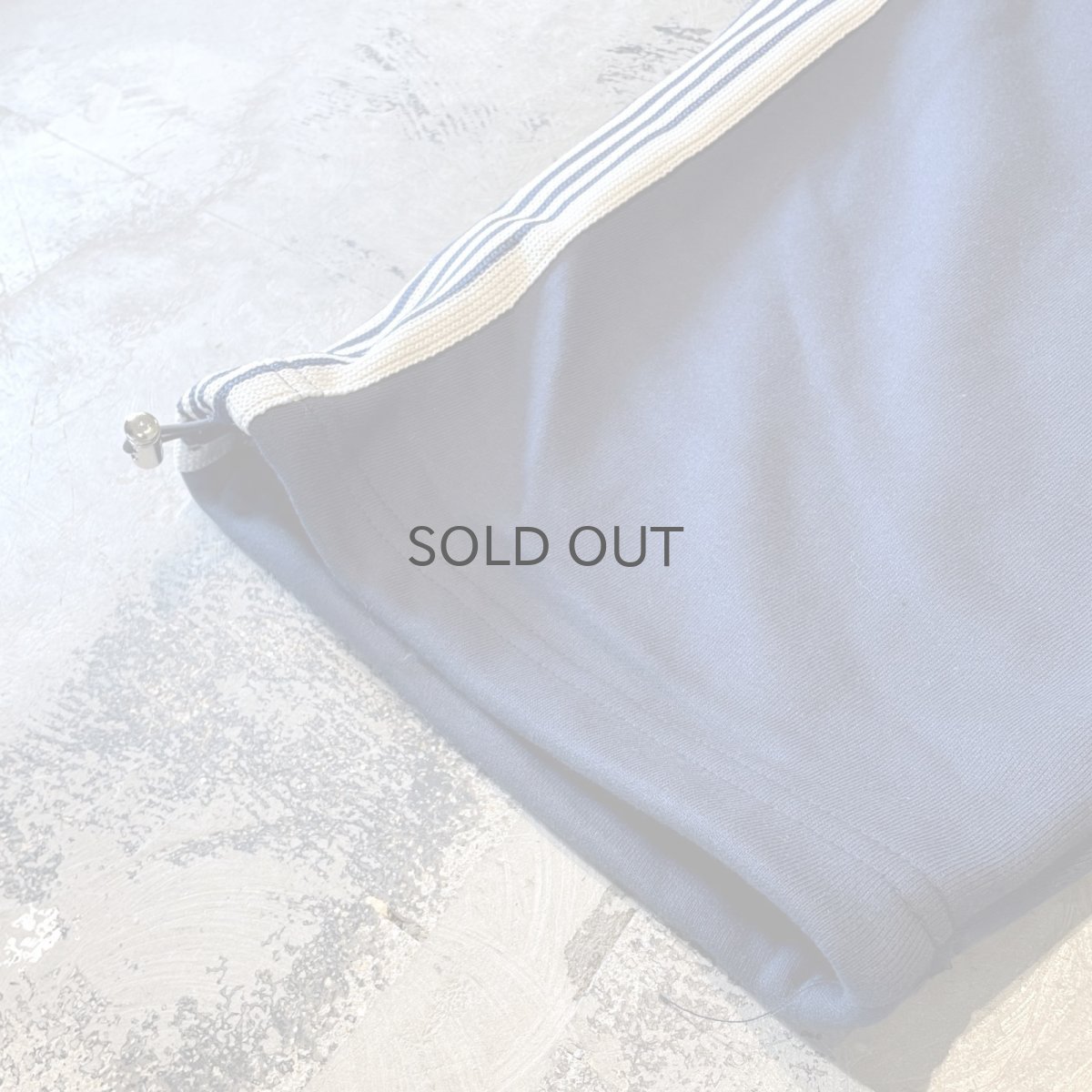 画像8: SIDE LINE WIDE SILHOUETTE SWEAT PANTS / NAVY / FREE (8)