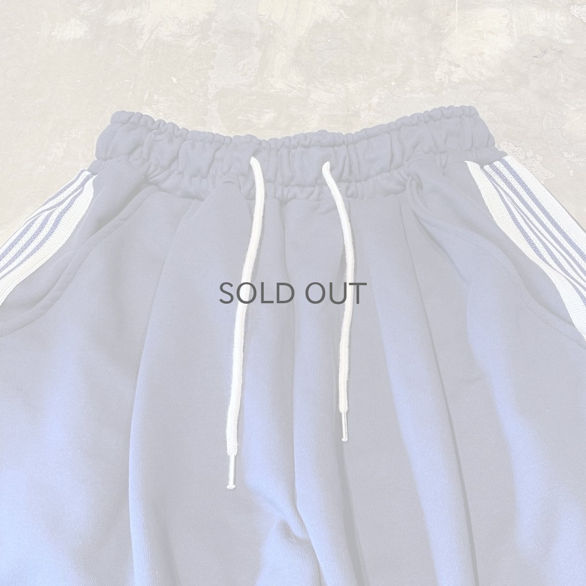 画像10: SIDE LINE WIDE SILHOUETTE SWEAT PANTS / NAVY / FREE (10)