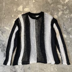 画像1: MONOCHROME STRIPE PATTERN LOWGAUGE KNIT TOPS / Mens L  (1)
