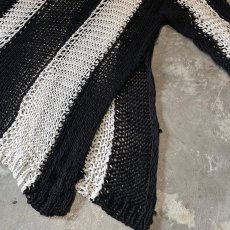 画像10: MONOCHROME STRIPE PATTERN LOWGAUGE KNIT TOPS / Mens L  (10)