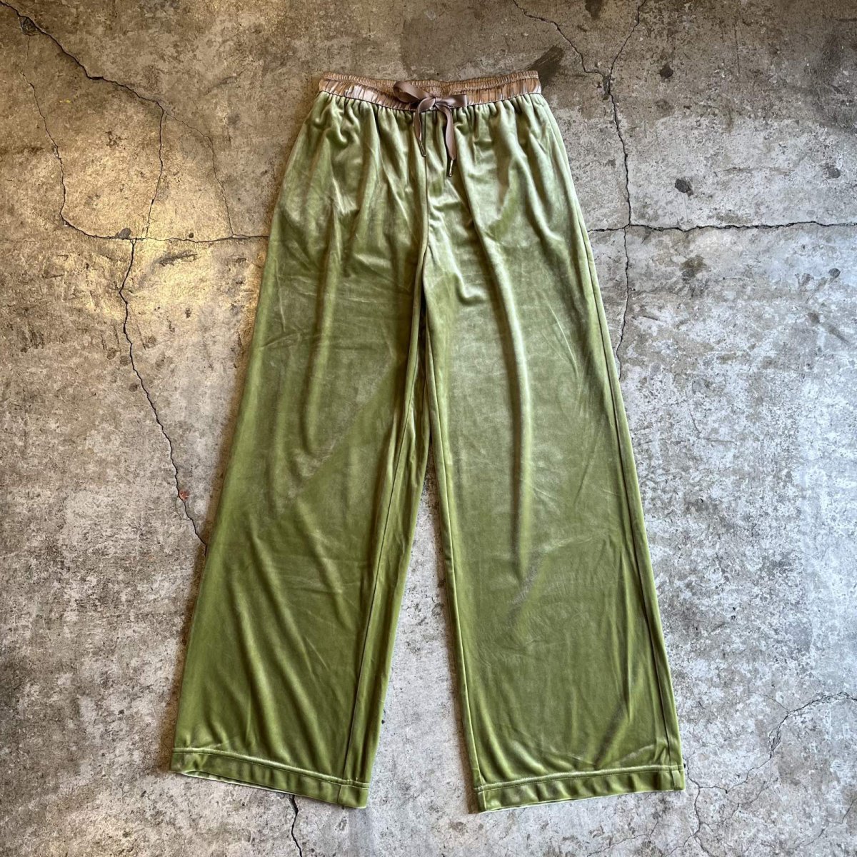 画像1: WAIST RIBBON DESIGN COLOR VELVET PANTS / ~W33 (1)