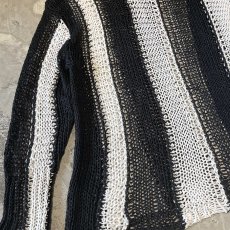 画像5: MONOCHROME STRIPE PATTERN LOWGAUGE KNIT TOPS / Mens L  (5)