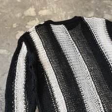 画像9: MONOCHROME STRIPE PATTERN LOWGAUGE KNIT TOPS / Mens L  (9)