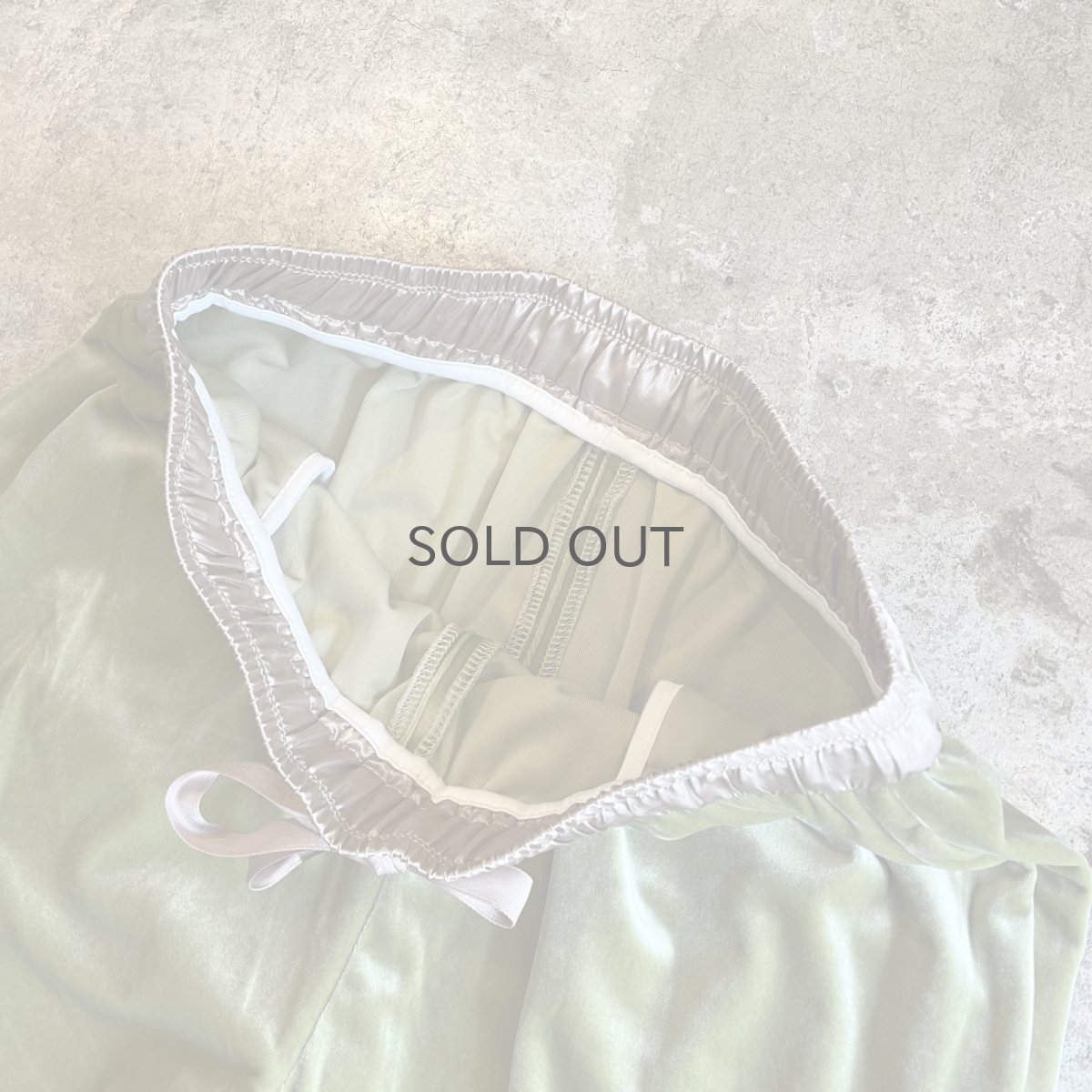 画像10: WAIST RIBBON DESIGN COLOR VELVET PANTS / ~W33 (10)