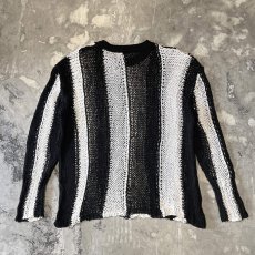 画像2: MONOCHROME STRIPE PATTERN LOWGAUGE KNIT TOPS / Mens L  (2)