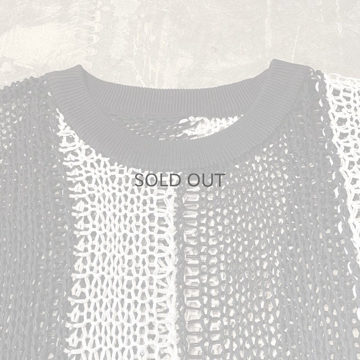 画像11: MONOCHROME STRIPE PATTERN LOWGAUGE KNIT TOPS / Mens L  (11)