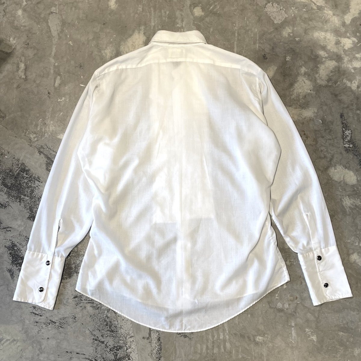画像2: 70's WHITE COLOR FRONT PLEATED L/S DRESS SHIRT / Mens XL (2)