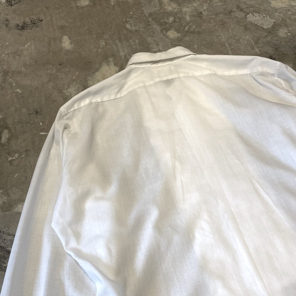 画像9: 70's WHITE COLOR FRONT PLEATED L/S DRESS SHIRT / Mens XL (9)