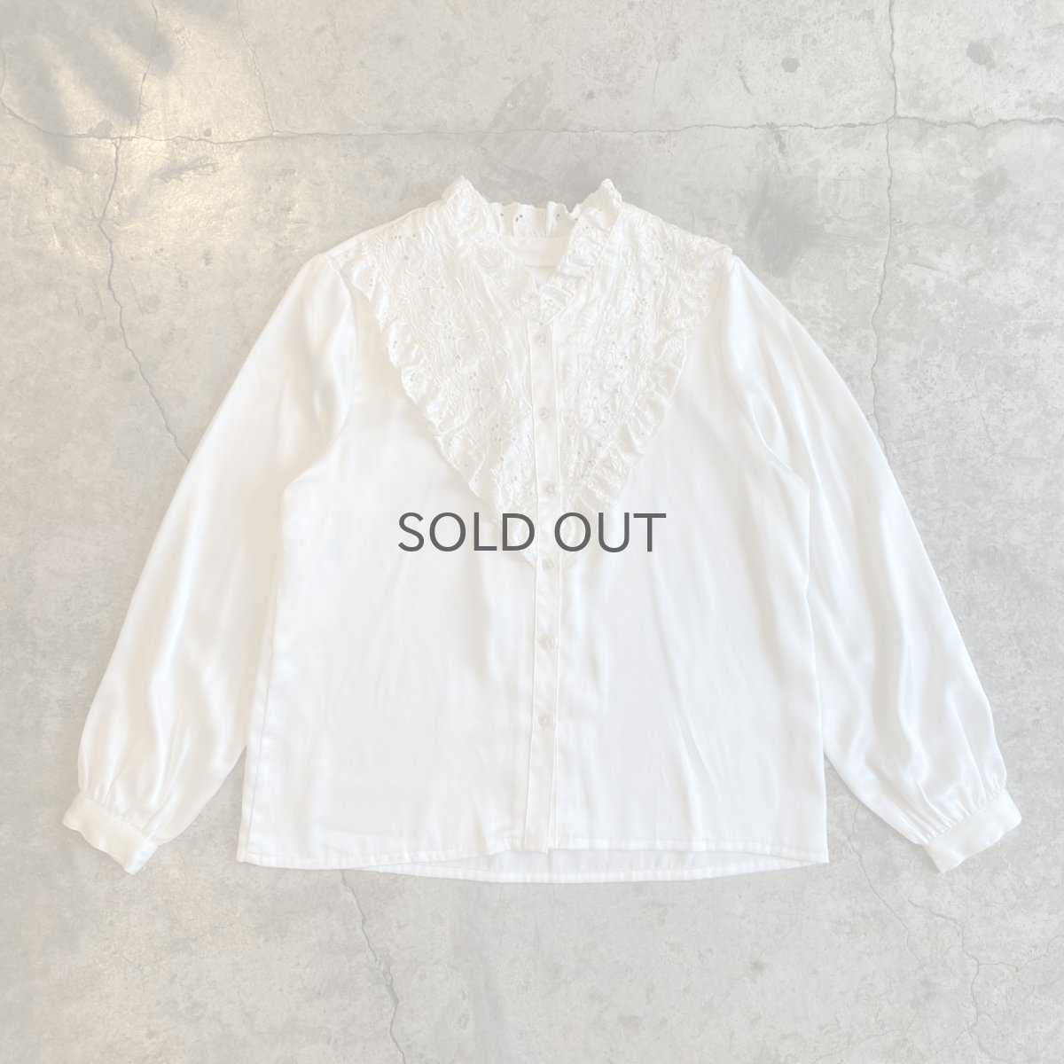 画像1: FLORAL EMBROIDERY PATTERN FRILL DESIGN BLOUSE / Ladies M (1)