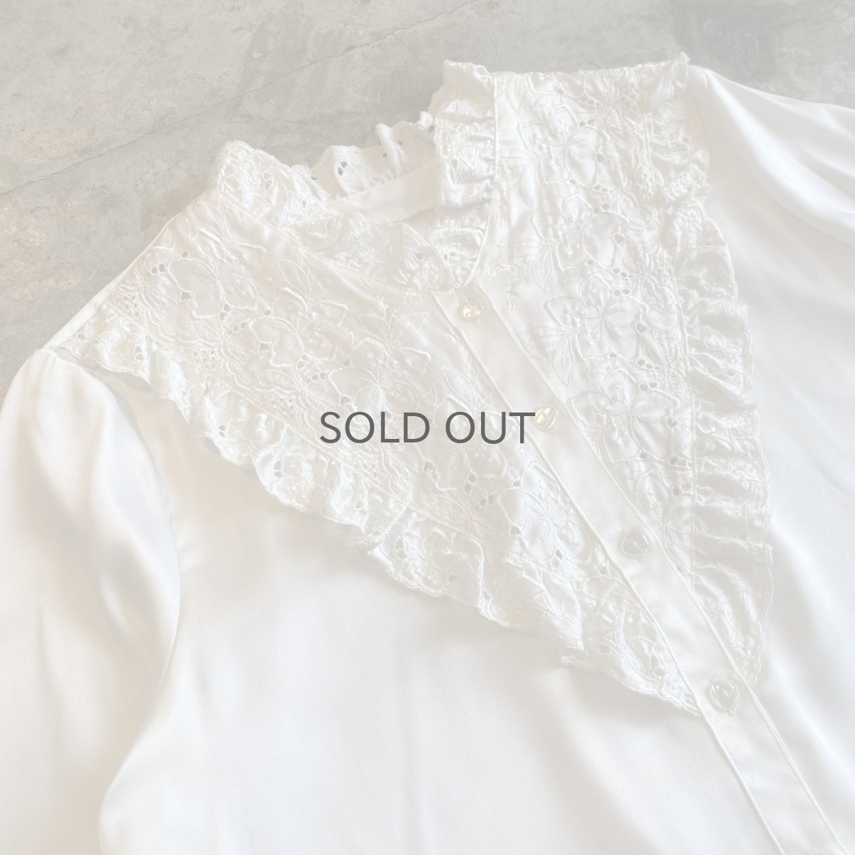 画像3: FLORAL EMBROIDERY PATTERN FRILL DESIGN BLOUSE / Ladies M (3)