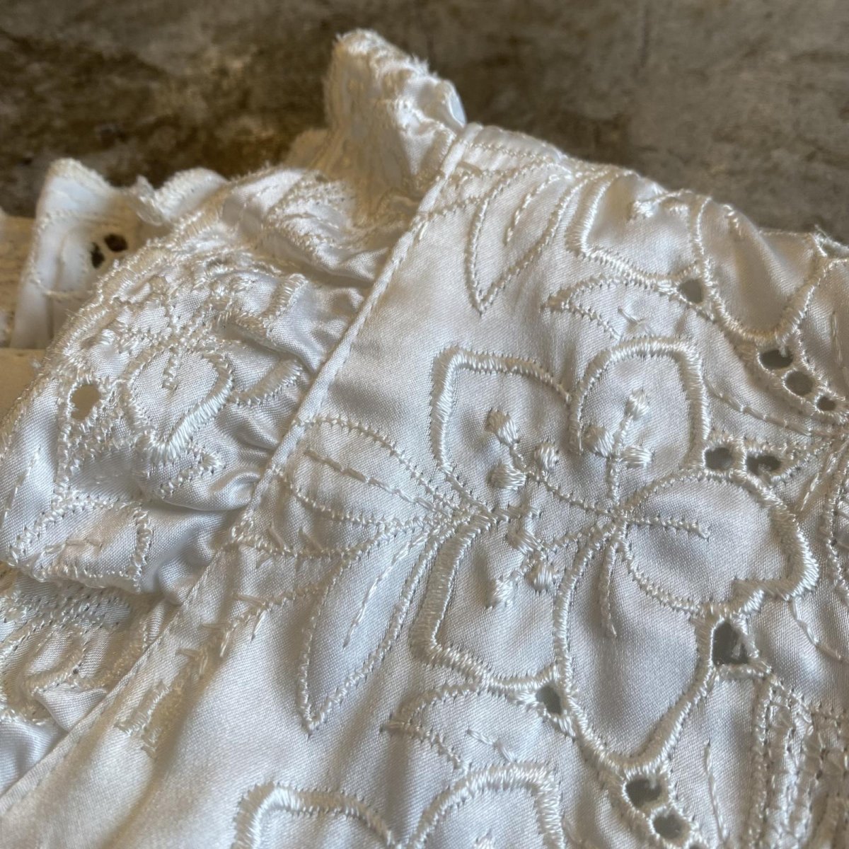 画像10: FLORAL EMBROIDERY PATTERN FRILL DESIGN BLOUSE / Ladies M (10)