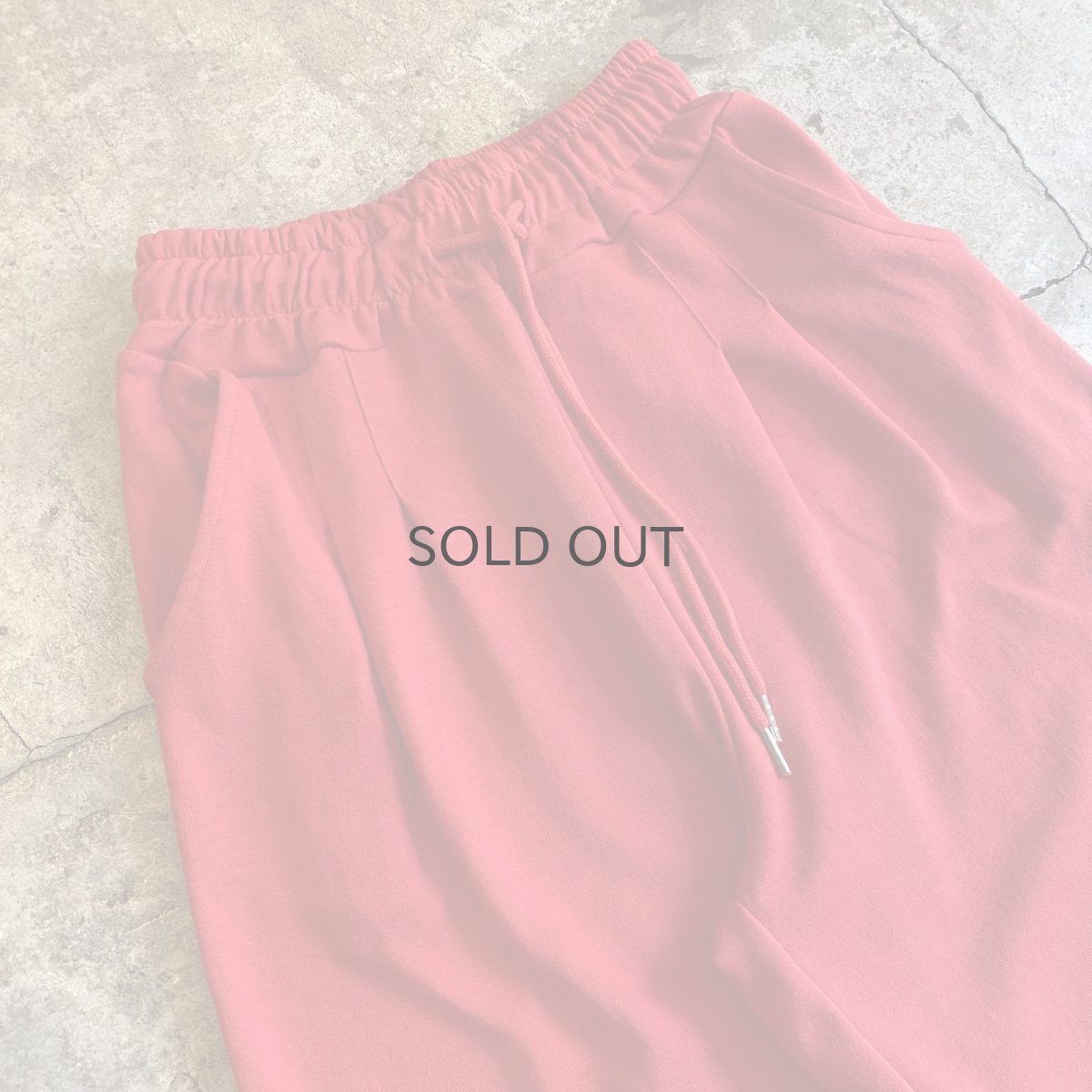 画像3: 【WONDERGROUND】TUCK COLOR WIDE SWEAT PANTS / RED / OS (3)