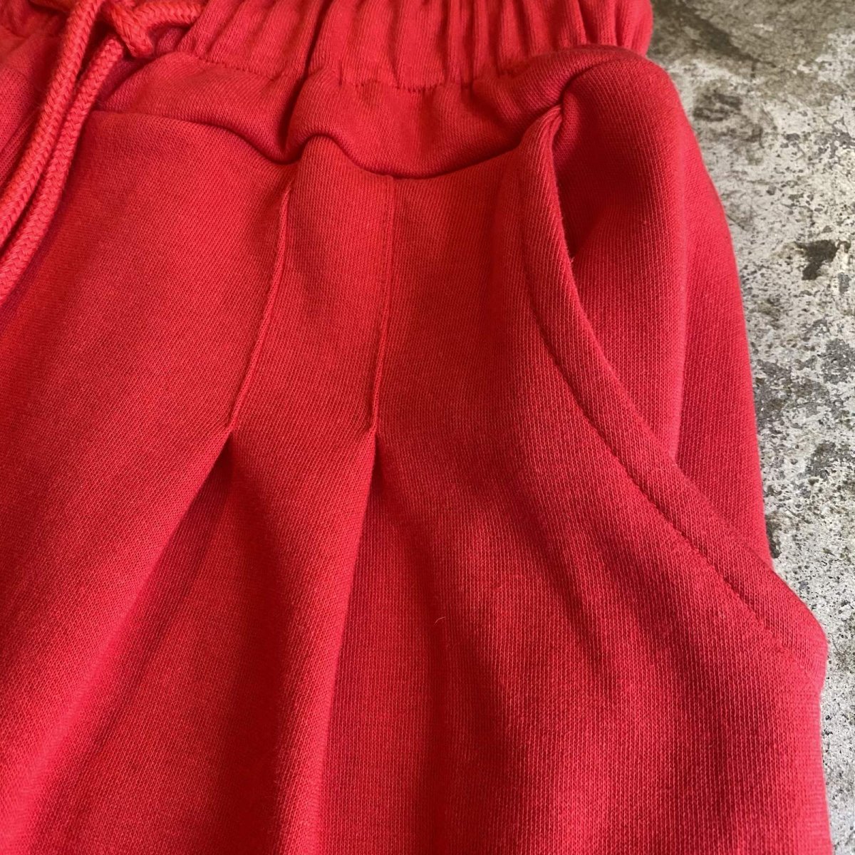 画像4: 【WONDERGROUND】TUCK COLOR WIDE SWEAT PANTS / RED / OS (4)