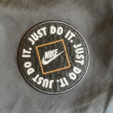 画像11: 【NIKE】BLACK COLOR PATCH EMBROIDERY DESIGN NYLON HALF PANTS / FREE~W31(S) (11)