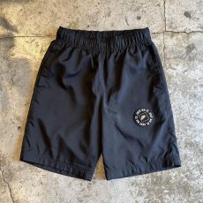 画像1: 【NIKE】BLACK COLOR PATCH EMBROIDERY DESIGN NYLON HALF PANTS / FREE~W31(S) (1)