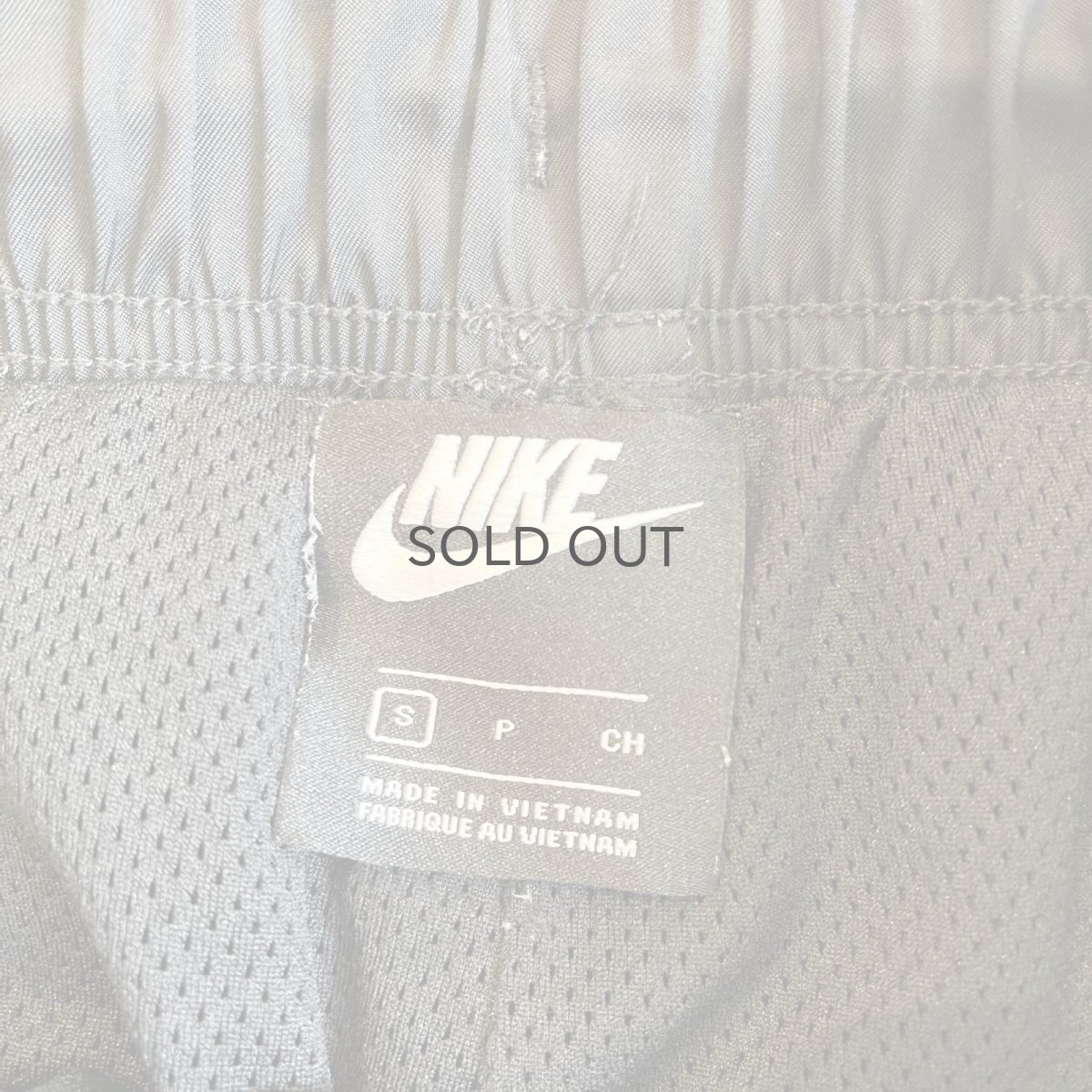 画像12: 【NIKE】BLACK COLOR PATCH EMBROIDERY DESIGN NYLON HALF PANTS / FREE~W31(S) (12)