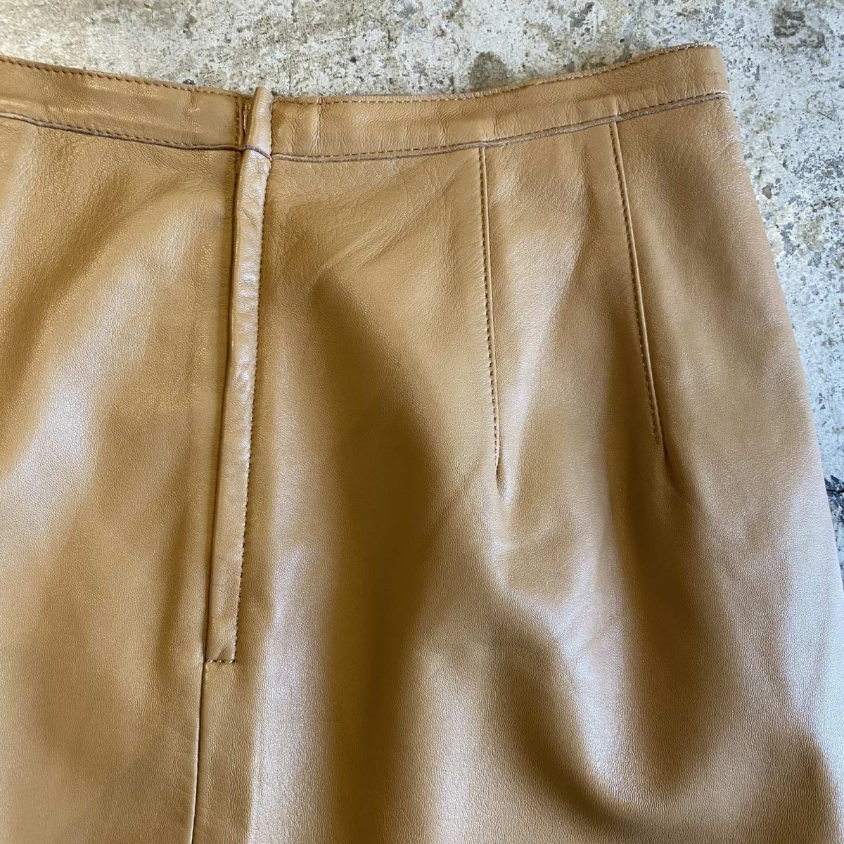 画像7: FRONT DESIGN SLIT LEATHER LONG SKIRT / W28 (7)