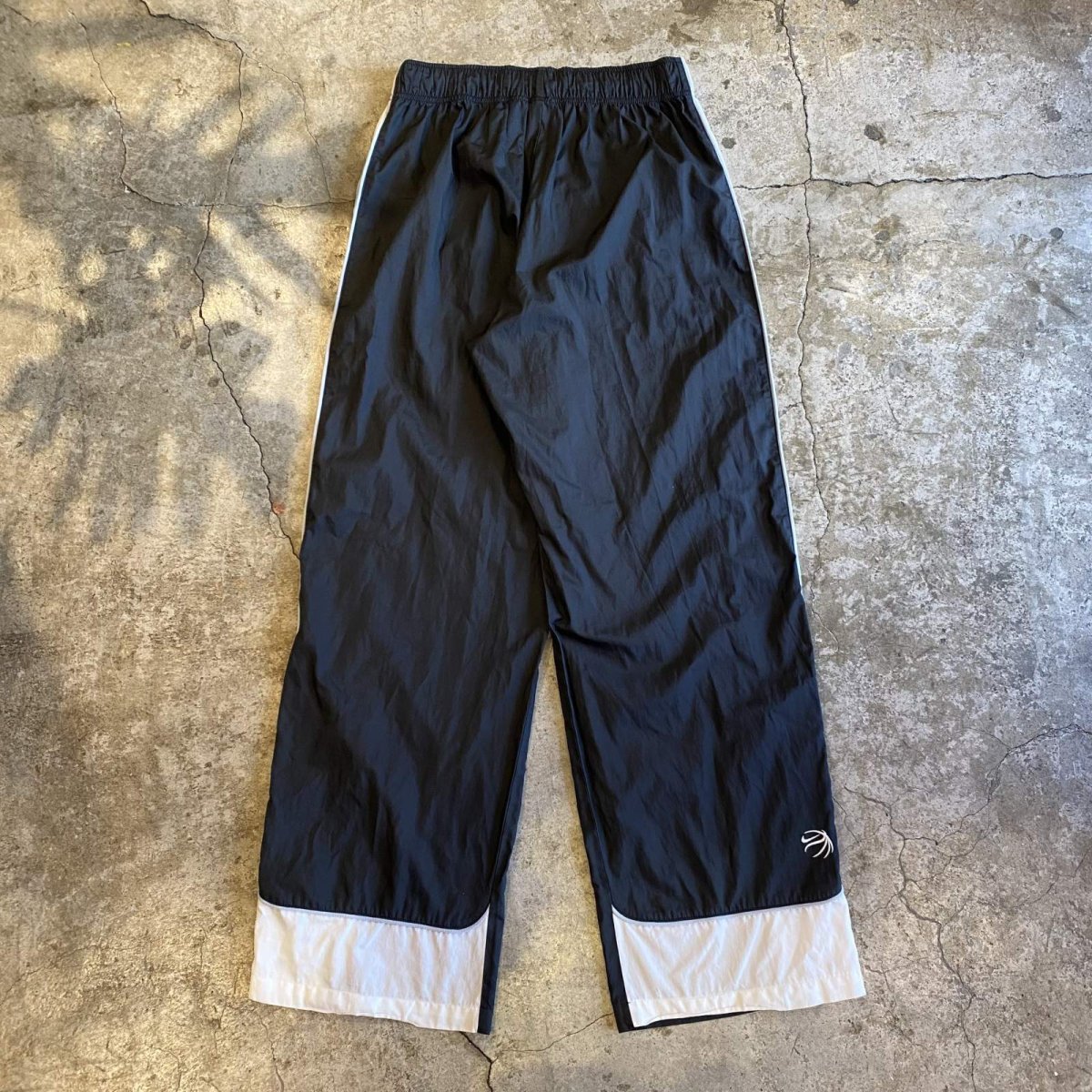 画像2: 【NIKE】SIDE LINE SLIT BUTTON TRACK PANTS / FREE~W33(XL) (2)