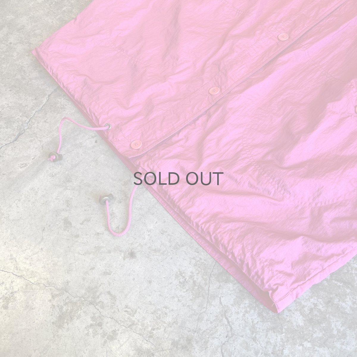 画像4: PINK COLOR VOLUME SLEEVE DESIGN HALF NECK NYLON JACKET / Ladies XL(ONE SIZE) (4)