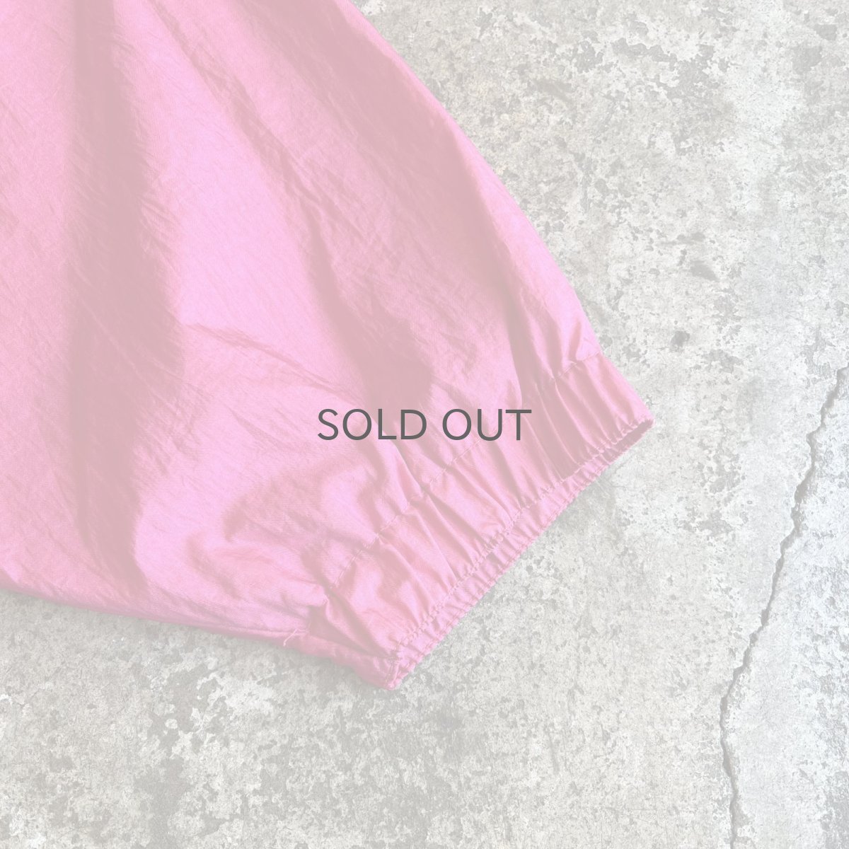 画像8: PINK COLOR VOLUME SLEEVE DESIGN HALF NECK NYLON JACKET / Ladies XL(ONE SIZE) (8)