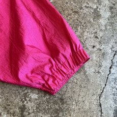 画像8: PINK COLOR VOLUME SLEEVE DESIGN HALF NECK NYLON JACKET / Ladies XL(ONE SIZE) (8)