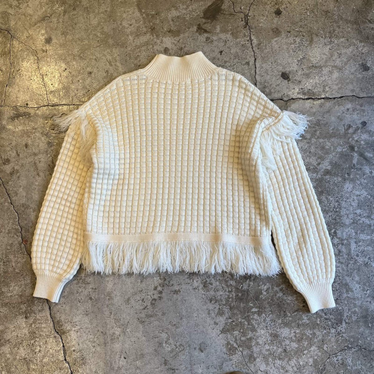 画像2: IVORY COLOR POINT FRINGE DESIGN MOCK NECK KNIT SWEATER / Ladies M  (2)