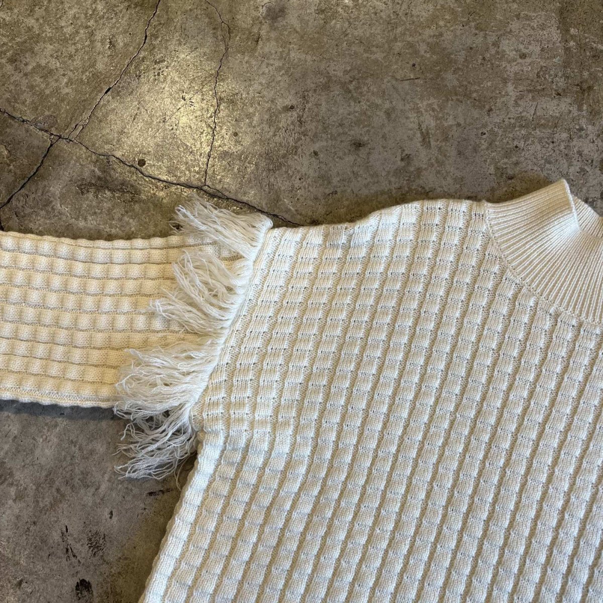 画像9: IVORY COLOR POINT FRINGE DESIGN MOCK NECK KNIT SWEATER / Ladies M  (9)