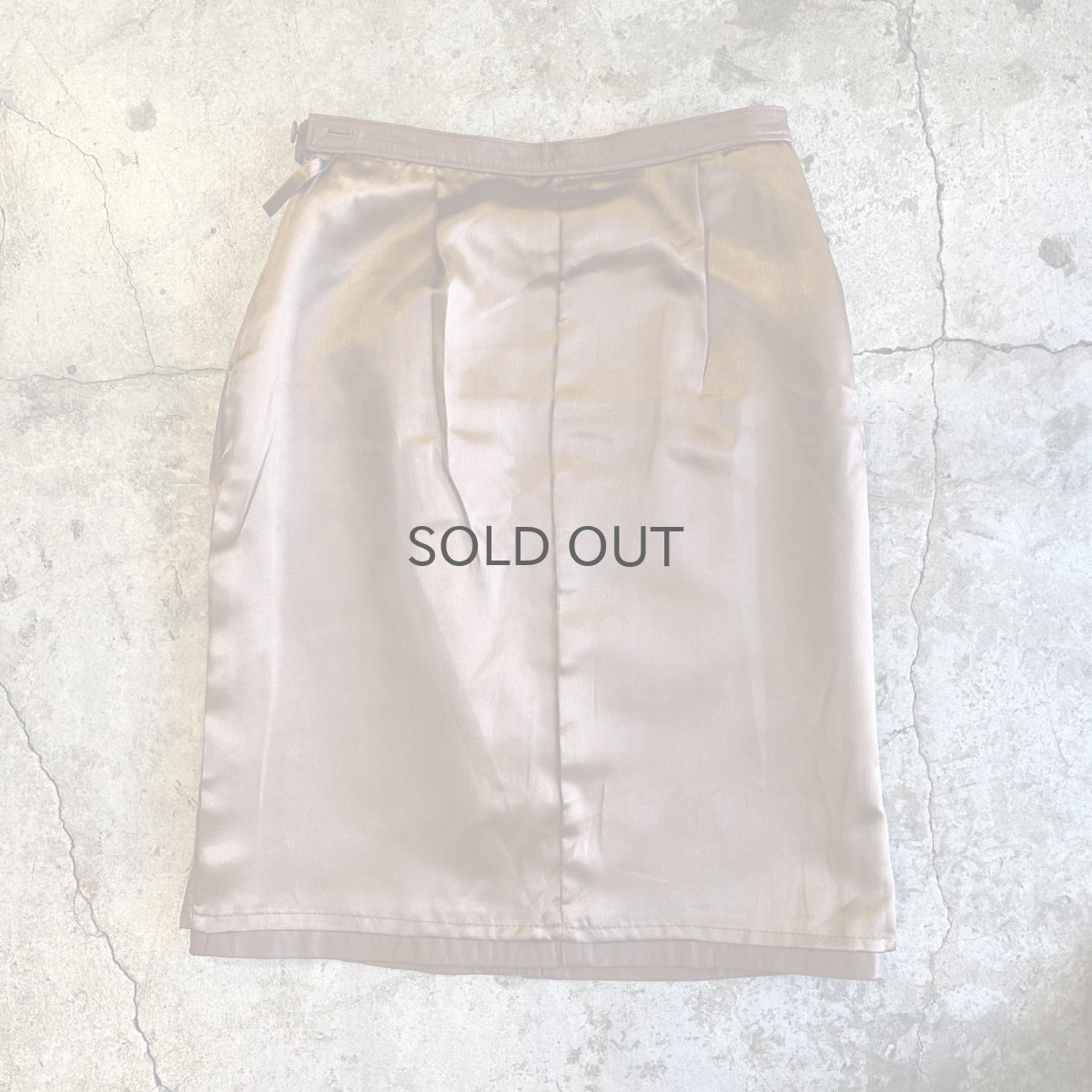 画像3: BACK SLIT DESIGN LEATHER SKIRT / W26 (3)