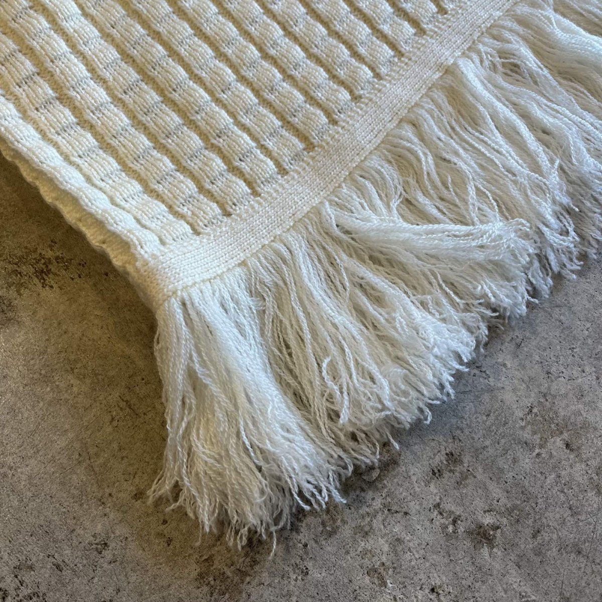 画像3: IVORY COLOR POINT FRINGE DESIGN MOCK NECK KNIT SWEATER / Ladies M  (3)