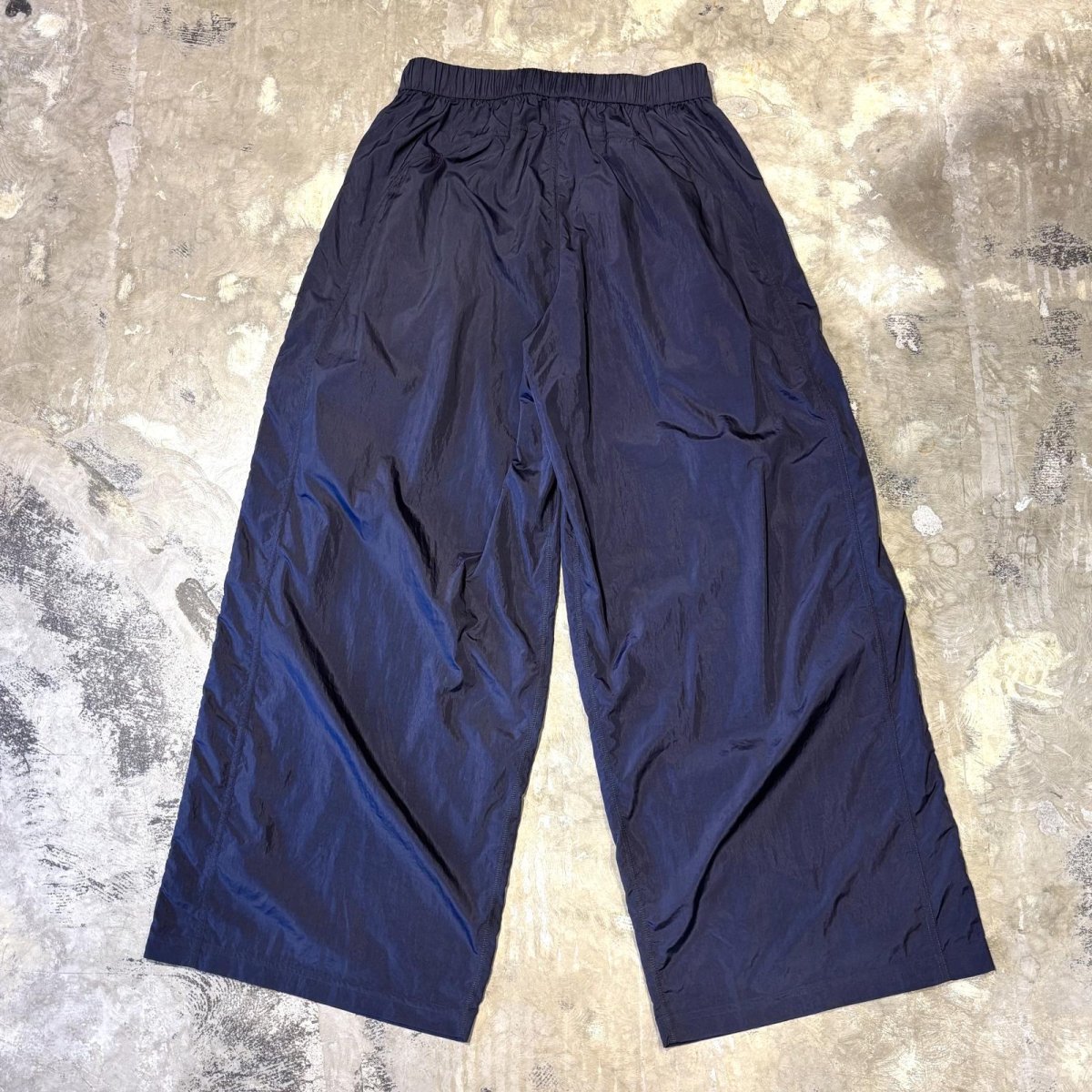 画像2: SIDE LACE UP LINE WIDE SILHOUETTE NYLON PANTS / W30~ (2)