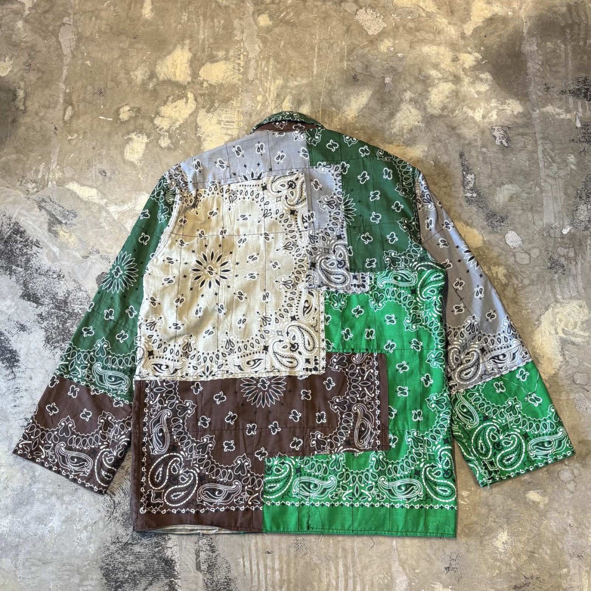 画像2: ALL OVER PAISLEY PATTERN PATCHWORKED SHIRT JACKET / Mens XL (2)