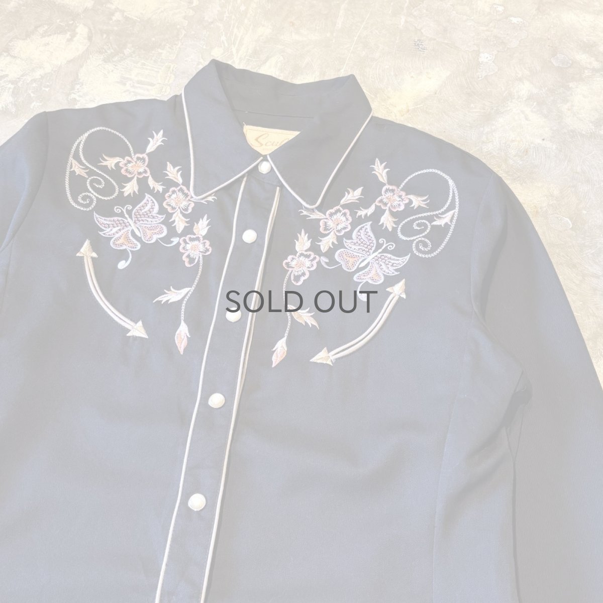 画像4: 90's BUTTERFLY EMBROIDERY YOKE WESTERN L/S SHIRT / Mens S (4)