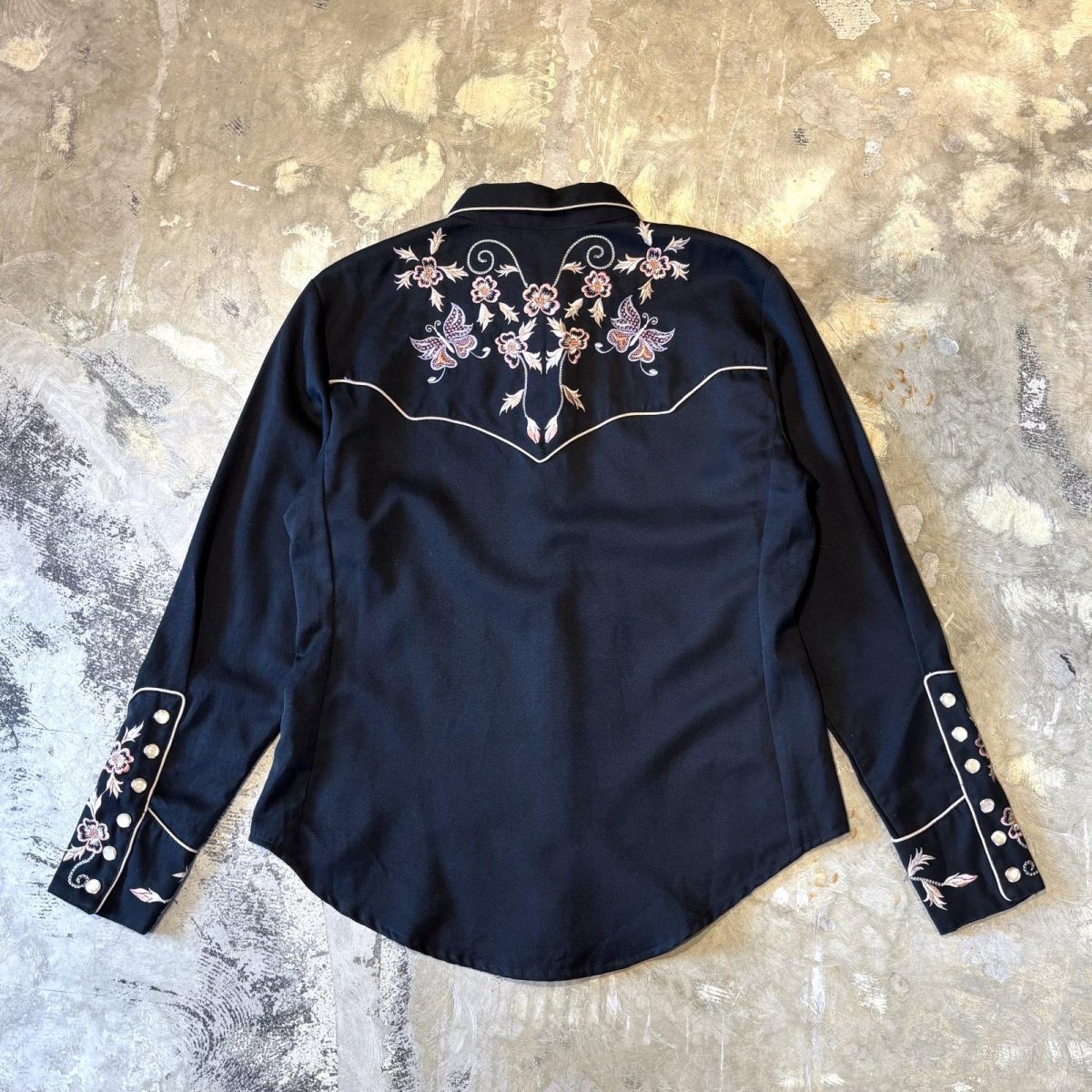 画像2: 90's BUTTERFLY EMBROIDERY YOKE WESTERN L/S SHIRT / Mens S (2)