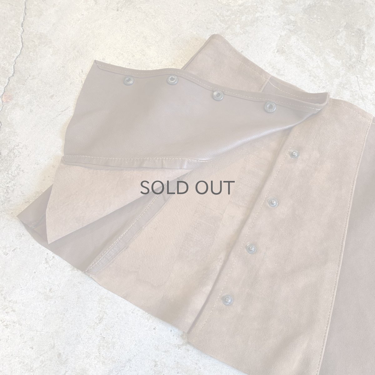 画像6: COLOR BLOCK SUEDE LEATHER FRONT BUTTON MINI SKIRT / W26 (6)