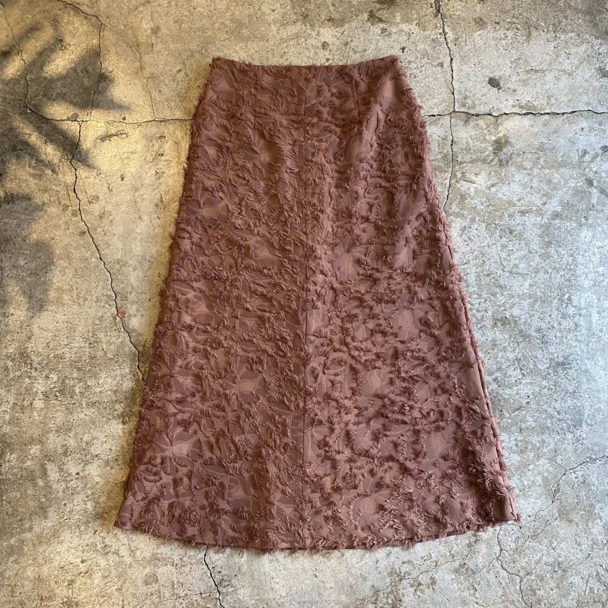 画像1: BROWN COLOR SHAGGY ALL OVER PATTERN DESIGN SKIRT / W29 (1)